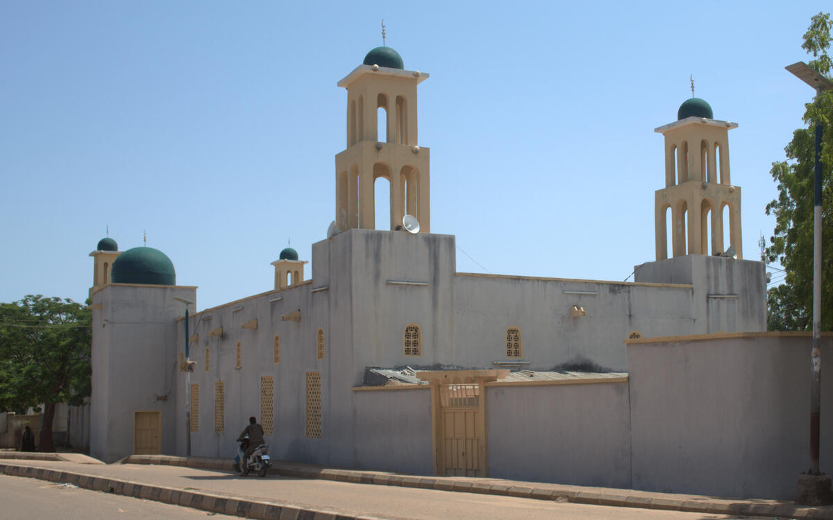 Use 16:9. Put Location URL below