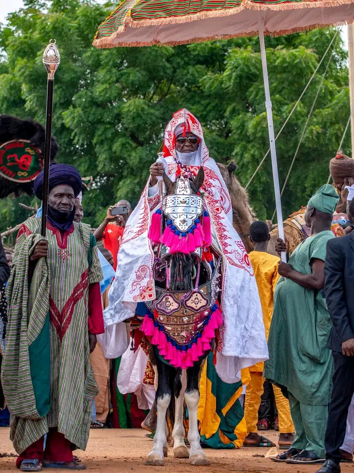 Use 16:9. Put Location URL below