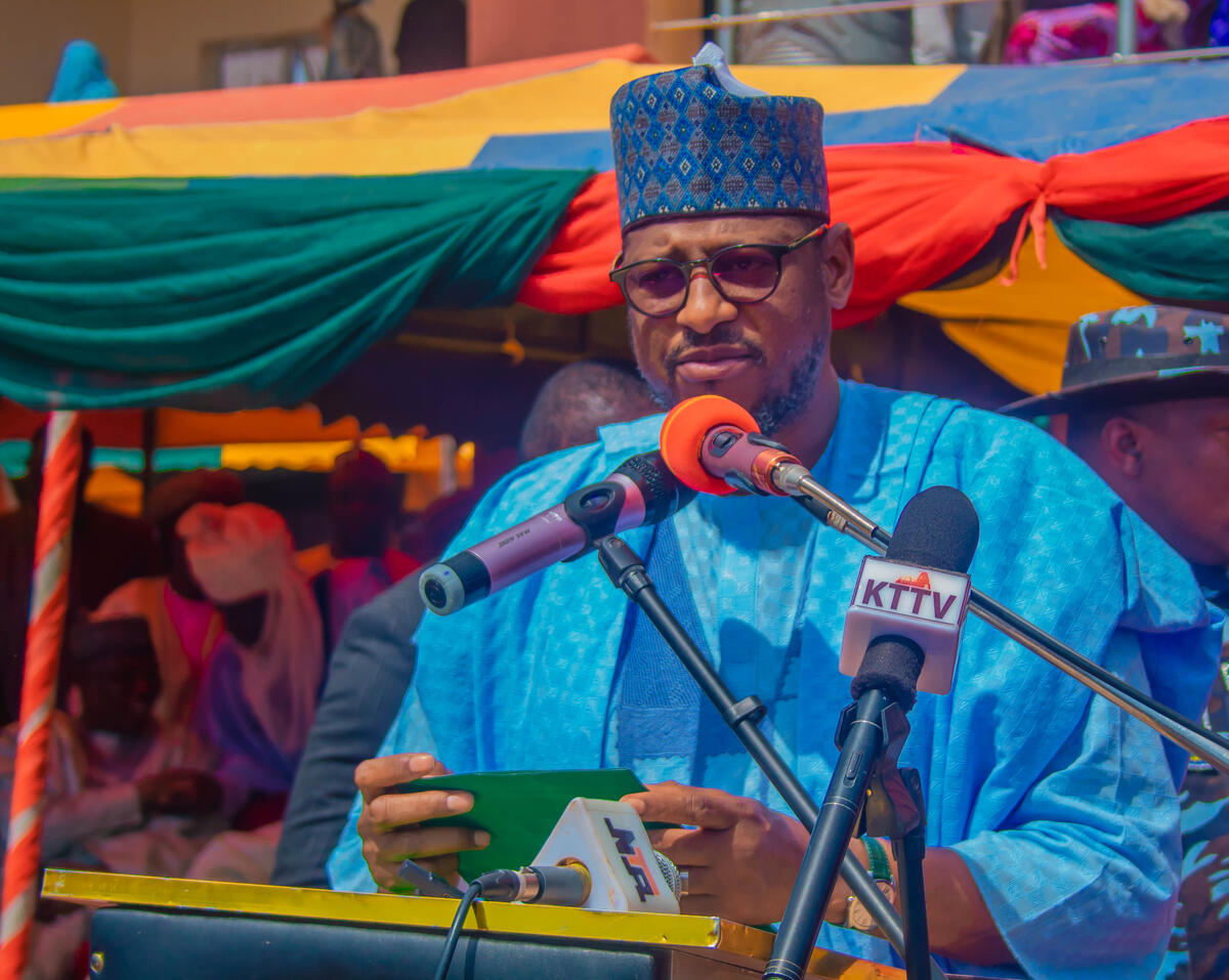 Use 16:9. Put Location URL below